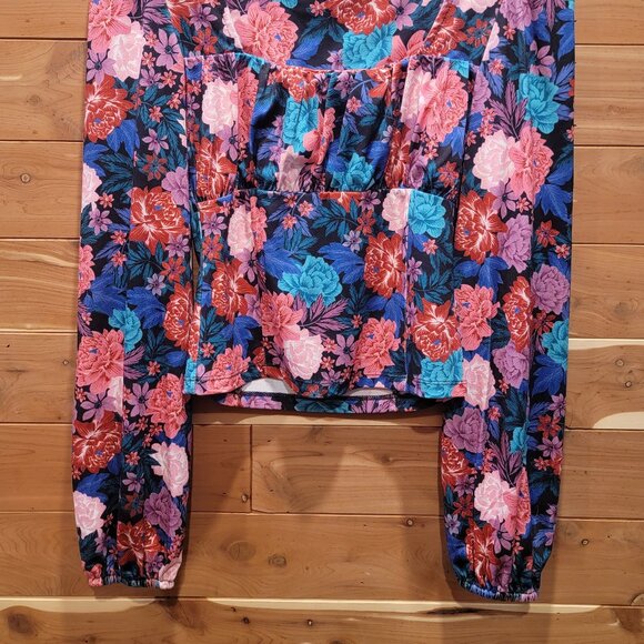 SO Goods For Life Womans Small Beautiful Floral Top Junior - Picture 2 of 13